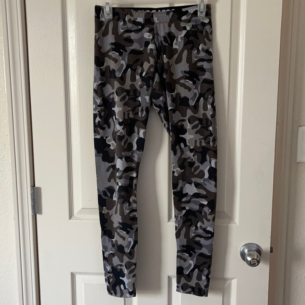 Nike camo Leggings